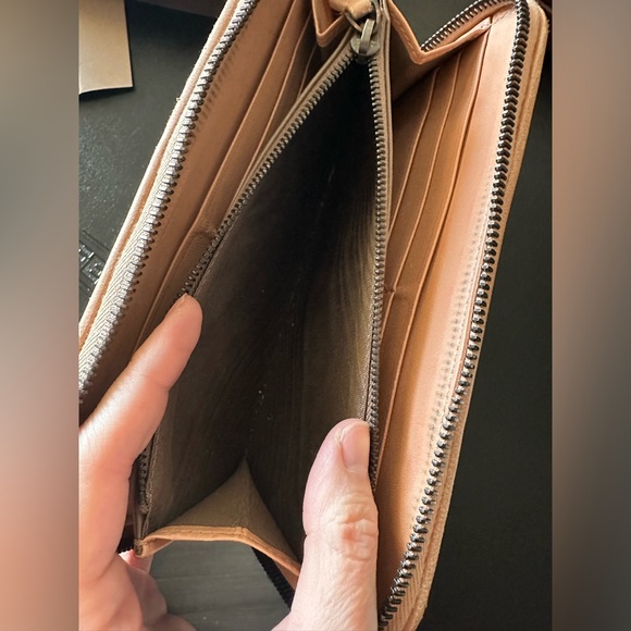 Bottega Veneta Peachy Pink Zipper Wallet with Box and Authenticity Card - Picture 9 of 15